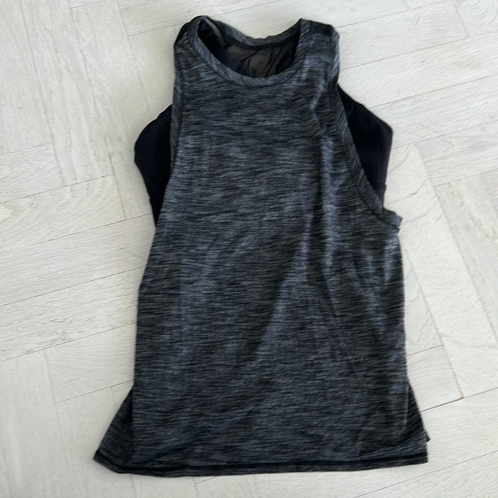 Lululemon sports top with sports bra